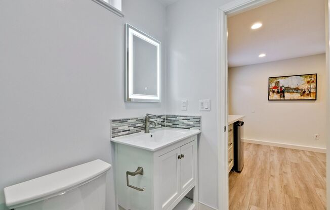 Studio, 1 bath, 234 sqft, $1,700, Unit 1676 Blue Jay Unit B