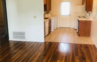 2 beds, 1 bath, $775