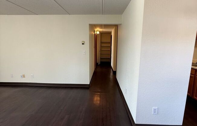 2 beds, 1.5 baths, 893 sqft, $1,395, Unit 202