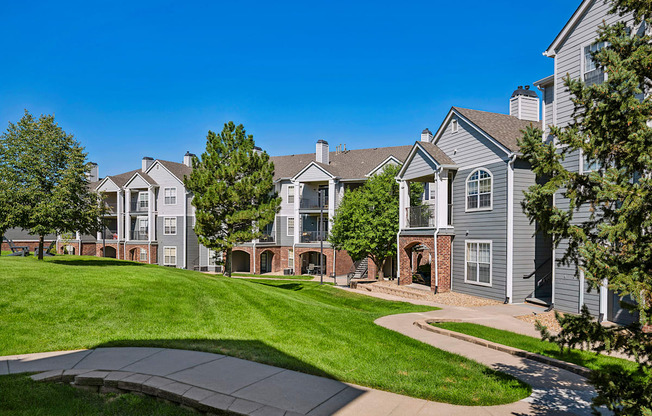 Well-manicured garden-style apartments - Emmersyn at Lone Tree