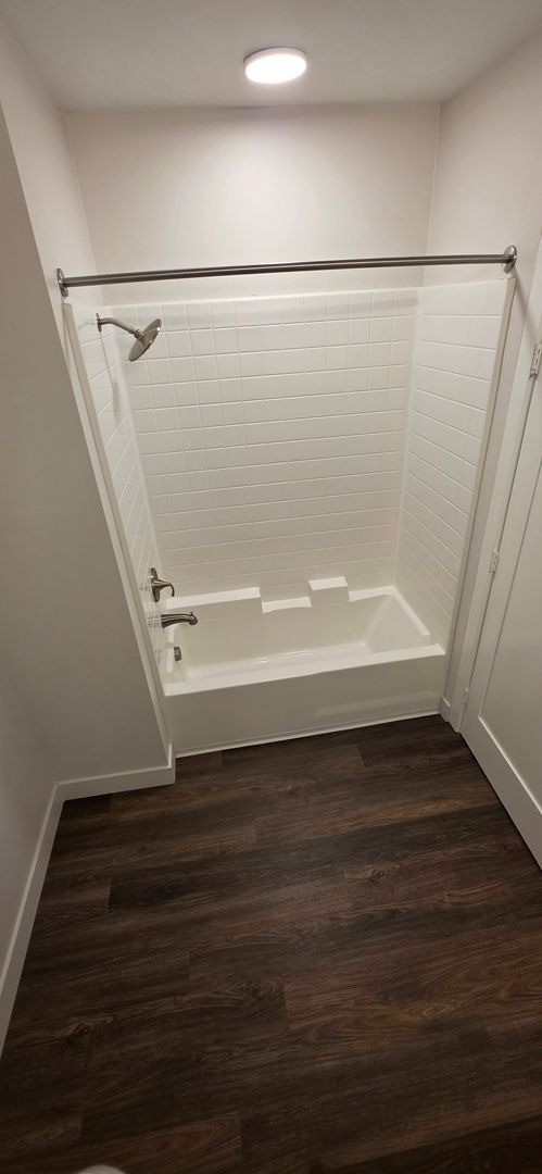Studio, 1 bath, 443 sqft, $2,100, Unit 208