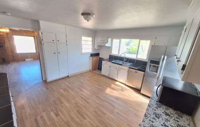 Spacious 5-Bedroom Home in Quiet Delta Neighborhood