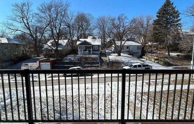 2 beds, 2 baths, 1,200 sqft, $975, Unit #10