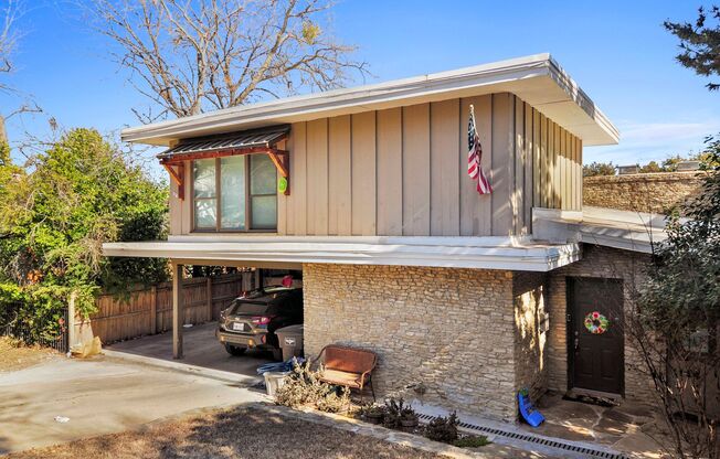 2733 Sandage Ave