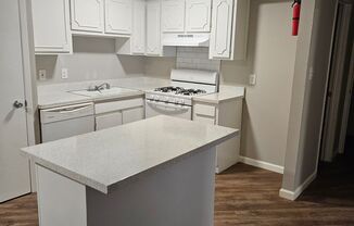 1 bed, 1 bath, 700 sqft, $1,275, Unit 2210