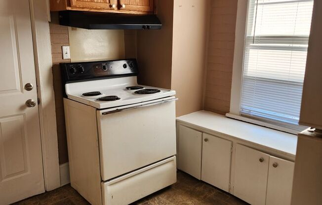 Cute 1 Bedroom 1 Bath in downtown Columbia!