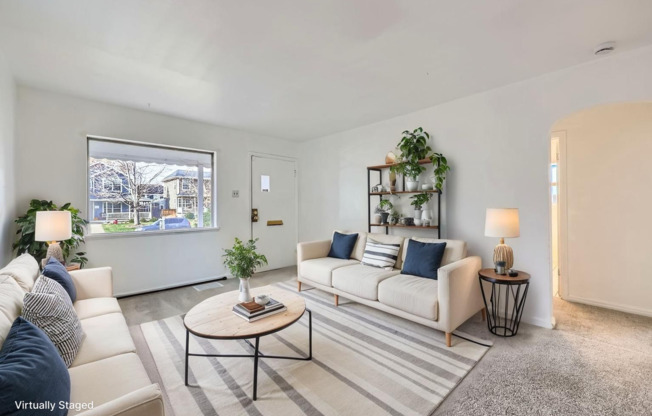 **Bright and Spacious 2-Bedroom Home in the Heart of Denver!!**