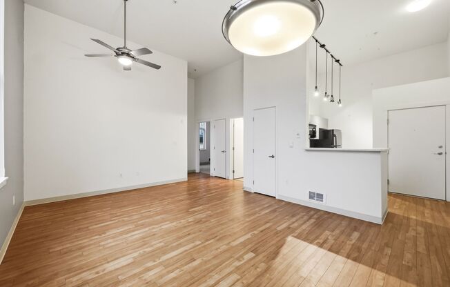 2 beds, 1 bath, 787 sqft, $2,658.33, Unit 603