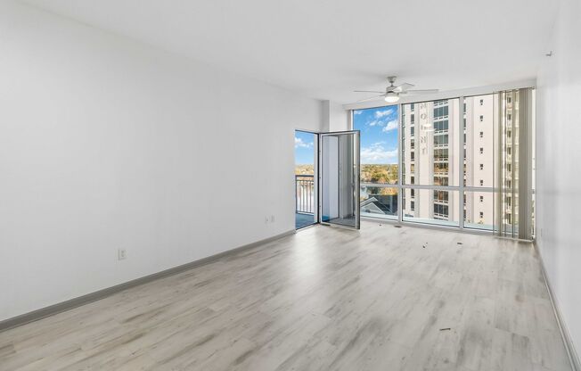 2 beds, 2 baths, $2,795, Unit Unit 1013