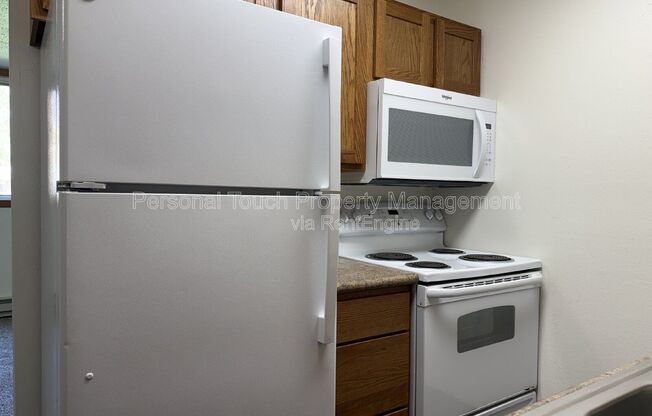 Studio, 1 bath, 400 sqft, $595, Unit 11a