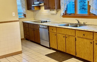 2 beds, 1 bath, 1,200 sqft, $2,600, Unit 1