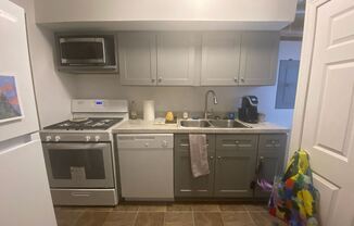 213-215 E 14th Ave
