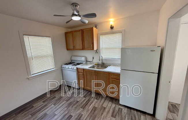816 W 1 ST