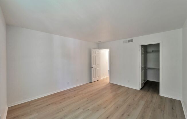 1 bed, 1 bath, 717 sqft, $1,250, Unit MU