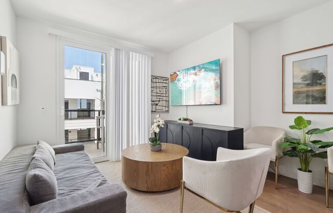 2 beds, 2 baths, 879 sqft, $3,025, Unit 414