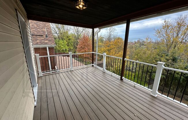 Avail Nov 10th: Beechview Single Family Home w/ Fenced Yard, Classic Hardwood Floors, Central AC, Washer/Dryer