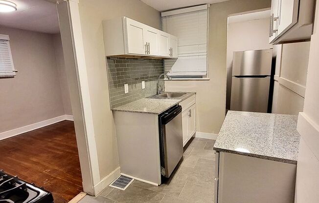 *** Mt. Lebanon Duplex for Rent with Front and Back Porch * Pet Friendly Apartment * Walk to the T * Renovated ***