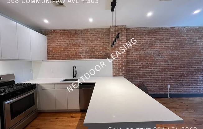 568 COMMUNIPAW AVE