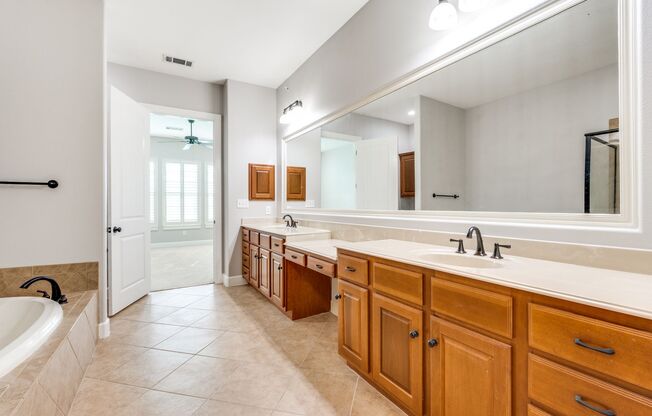 2 beds, 2.5 baths, $2,899, Unit #402