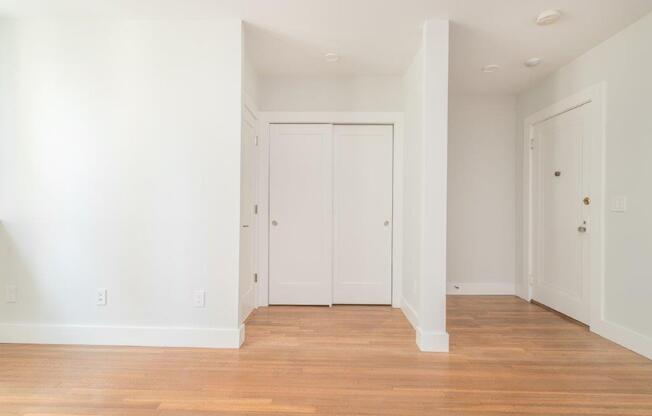 Studio, 1 bath, 405 sqft, $2,475, Unit 4