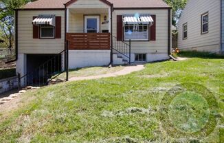 Family Home - 2 Bedroom 1 Bath - Near Gallaher Park!