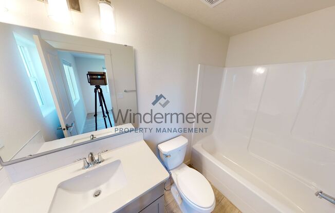 3 beds, 2 baths, 1,064 sqft, $1,895, Unit 1348 Artesia