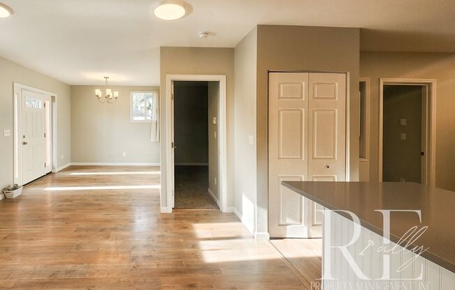 Quality Remodeled 2-Bed in Prime Location