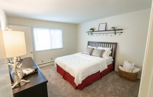 This is a picture of the bedroom in a 578 sq foot 1 bedroom, 1 bath apartment at Red Bank Reserve in the Madisonville neighborhood of Cincinnati, Ohio.