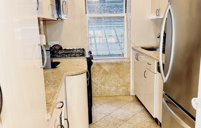 203 W 81 ST