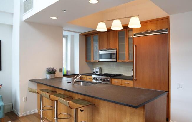 3 beds, 3 baths, $17,000, Unit 21C
