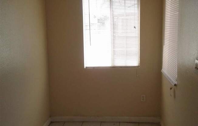 T/W - San Bernardino- Dwight Way (3plex)