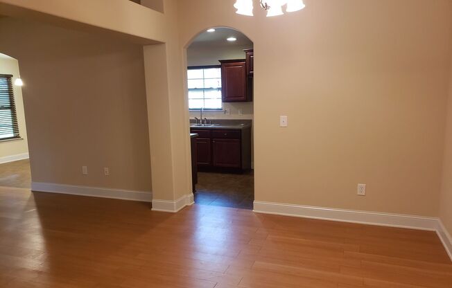 3 beds, 2 baths, $1,500