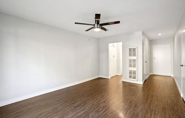 Studio, 1 bath, 350 sqft, $2,398, Unit 208