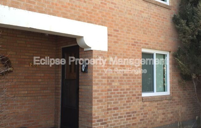 2 beds, 1.5 baths, 1,260 sqft, $1,300
