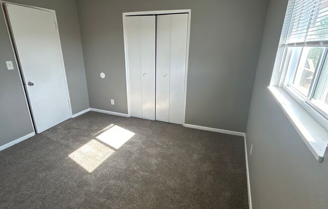 2 beds, 1 bath, 750 sqft, $1,070, Unit B07 1058 15