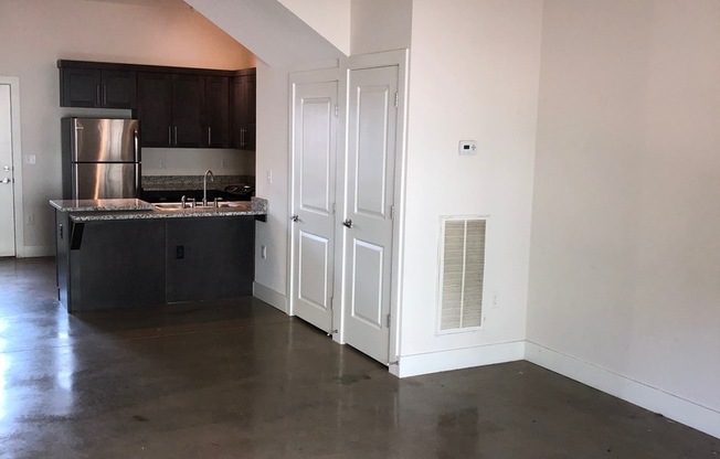 2 beds, 1 bath, 909 sqft, $1,750, Unit 1300-7