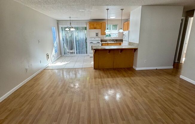 4007 - 4009 SE 33rd Place