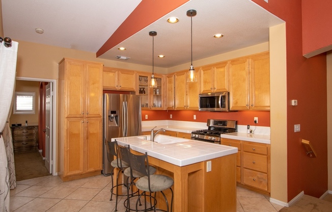 Beautiful 2 Bedroom / 2 Bath Condo in Desirable Scripps Ranch