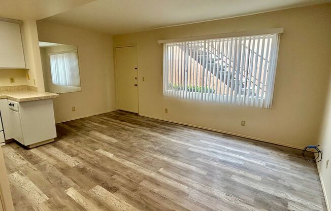 MUST BE 55 AND OLDER TO RENT: 1 Bed, 1 Bath North Park Unit