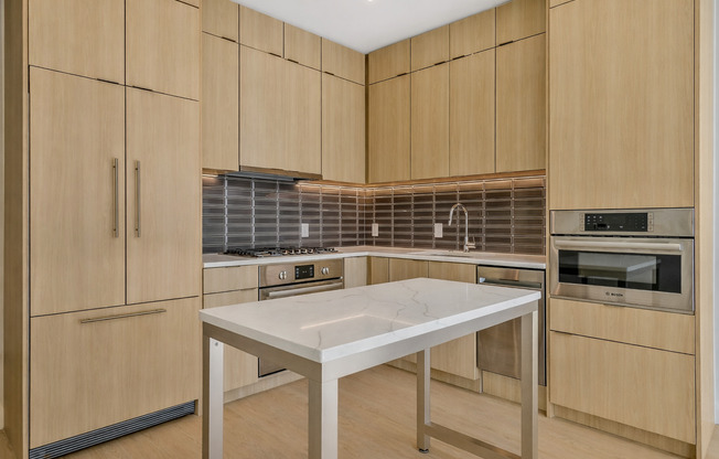 2 beds, 2 baths, 867 sqft, $4,425, Unit 805