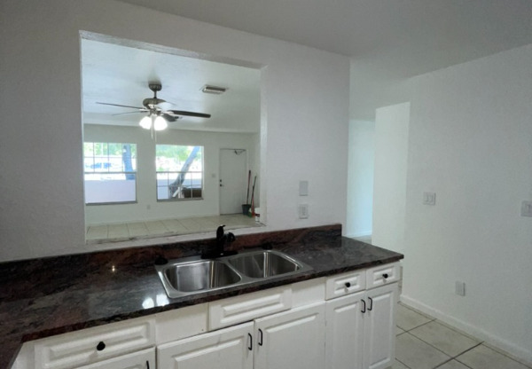 1010 1012 NW 3 AVE