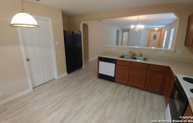 3 beds, 2 baths, $1,550