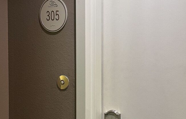 Modern 2 Bed/ 2 Bath Condo in the Heart of the Gaslamp! Furnished or Unfurnished