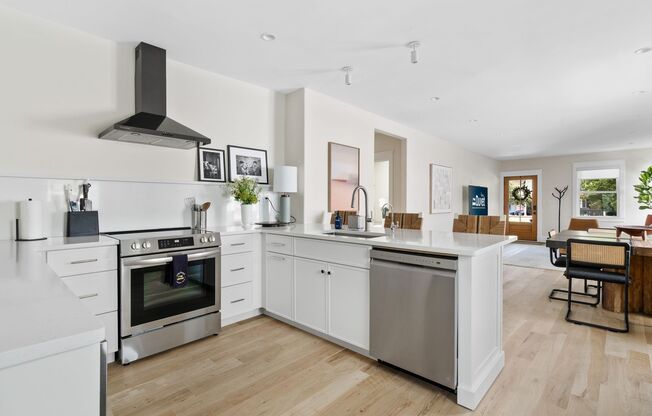 Poplar Place- 191 W. Poplar Street, Unit A