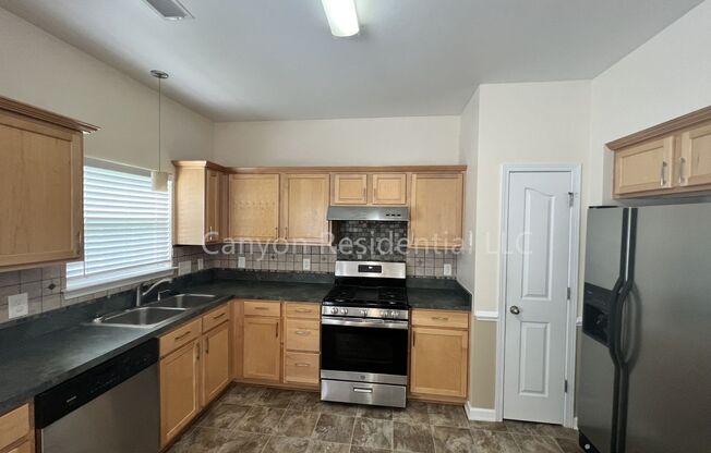 3 beds, 2.5 baths, $1,900