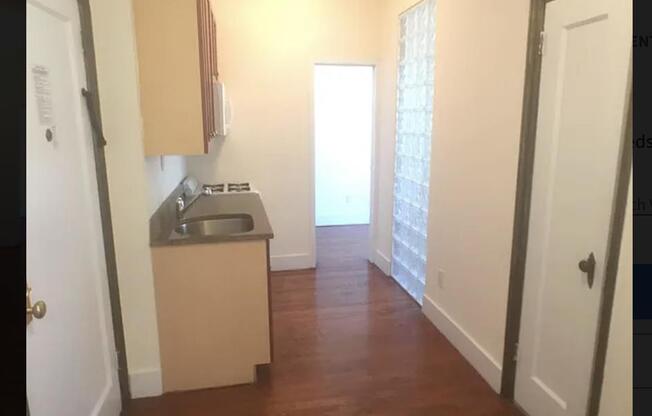 2 beds, 1 bath, $5,300, Unit 12K