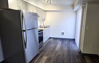 Studio, 1 bath, 300 sqft, $1,095, Unit 104