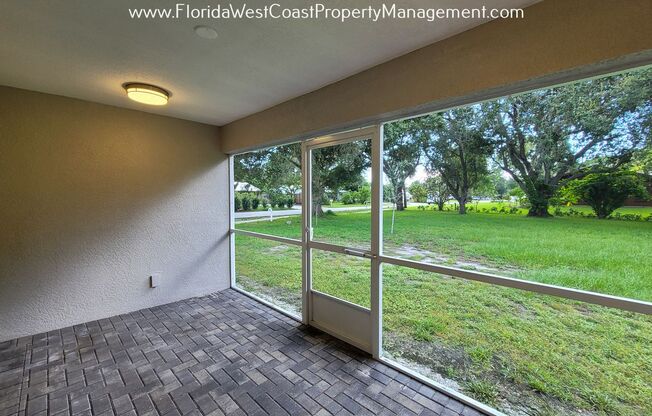 SLEEK -MODERN 3 BEDROOM/2 BATH WITH SUPER SARASOTA LOCATION!