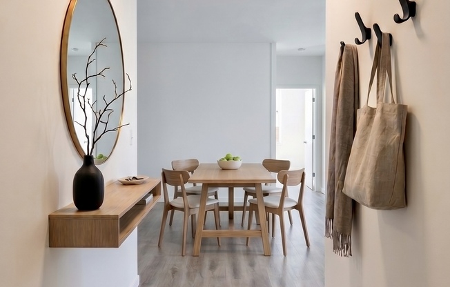 2 beds, 1 bath, $6,400, Unit 2B