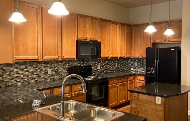 2 beds, 2 baths, 1,406 sqft, $2,670, Unit 01-220